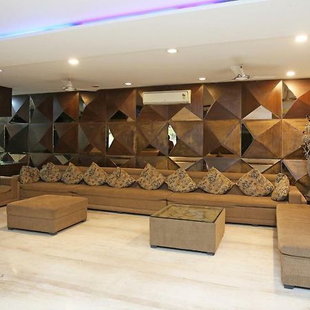 Hotel Oyo 13564 Near Prem Mandir Mathura Exterior foto