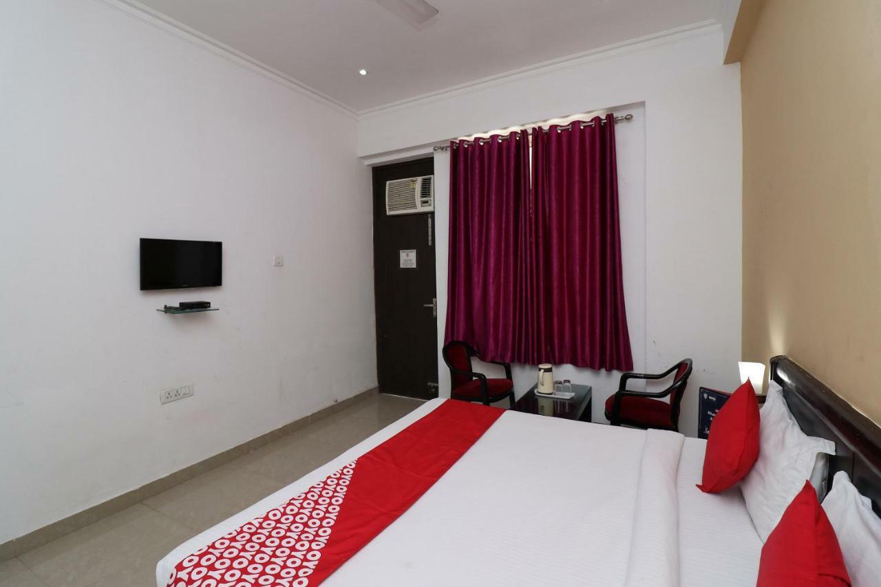 Hotel Oyo 13564 Near Prem Mandir Mathura Exterior foto